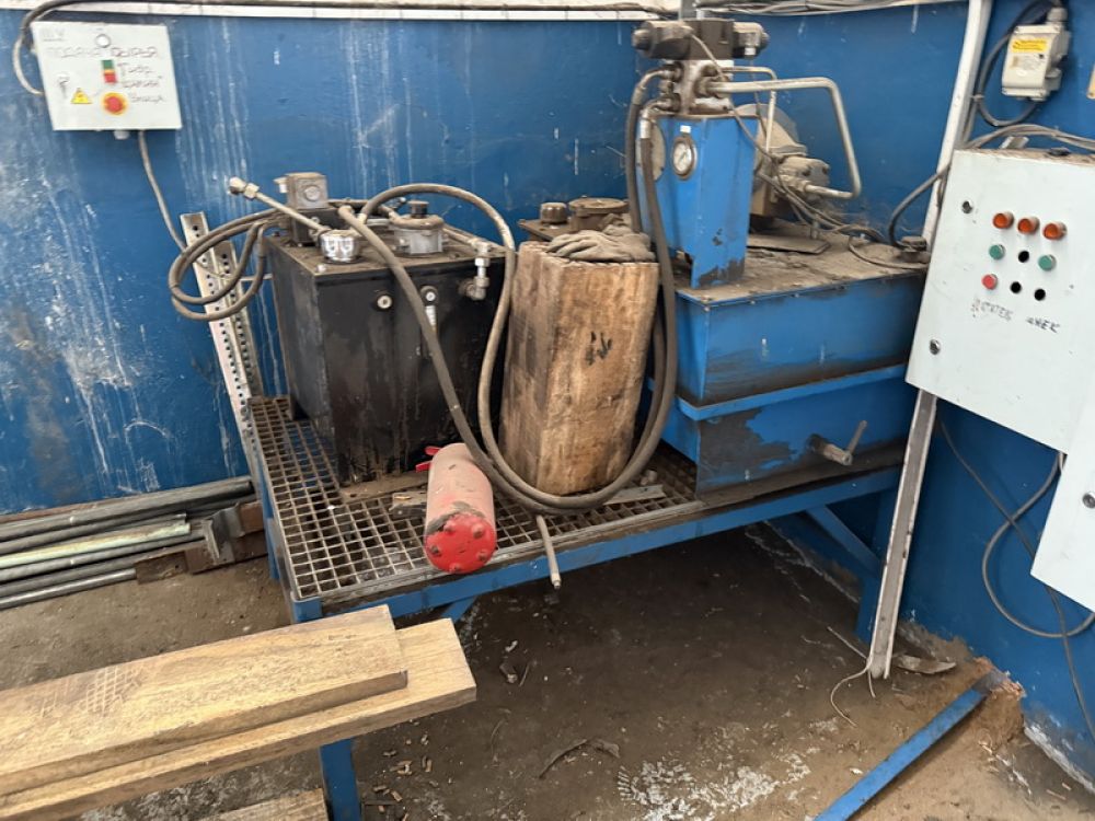 Процессор для распиловки и расколки бревен RCA 380E