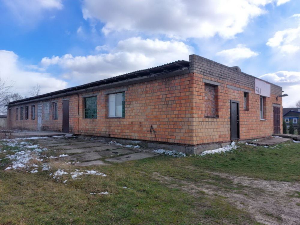 Здание банно-прачечного комбината в п. Садовый (Пинский р-н), площадью 343 кв.м.