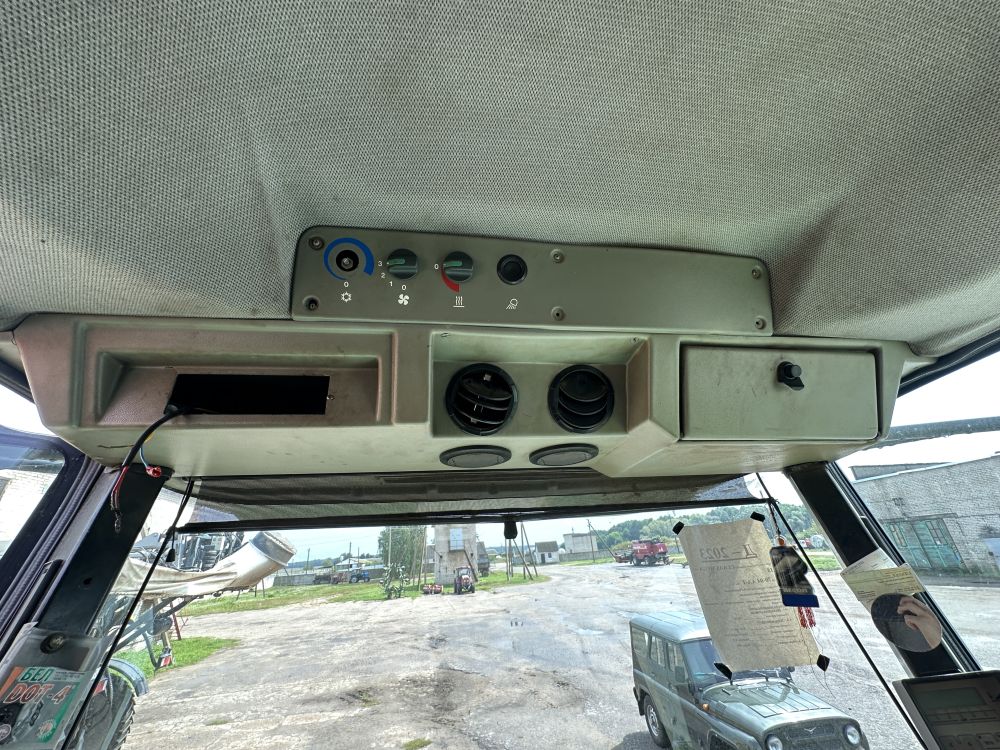 Зерноуборочный комбайн CLAAS MEGA-218, 1999