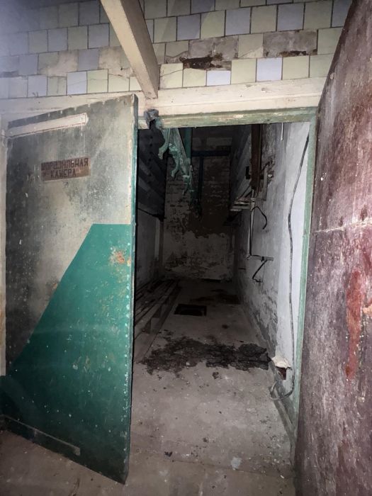 Здание многофункциональное юго-западнее д. Хойники, площадью 1006.4 кв.м.