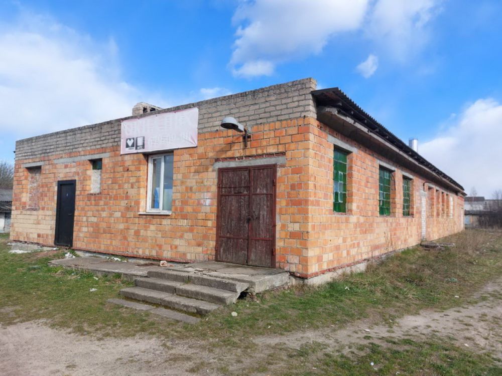 Здание банно-прачечного комбината в п. Садовый (Пинский р-н), площадью 343 кв.м.