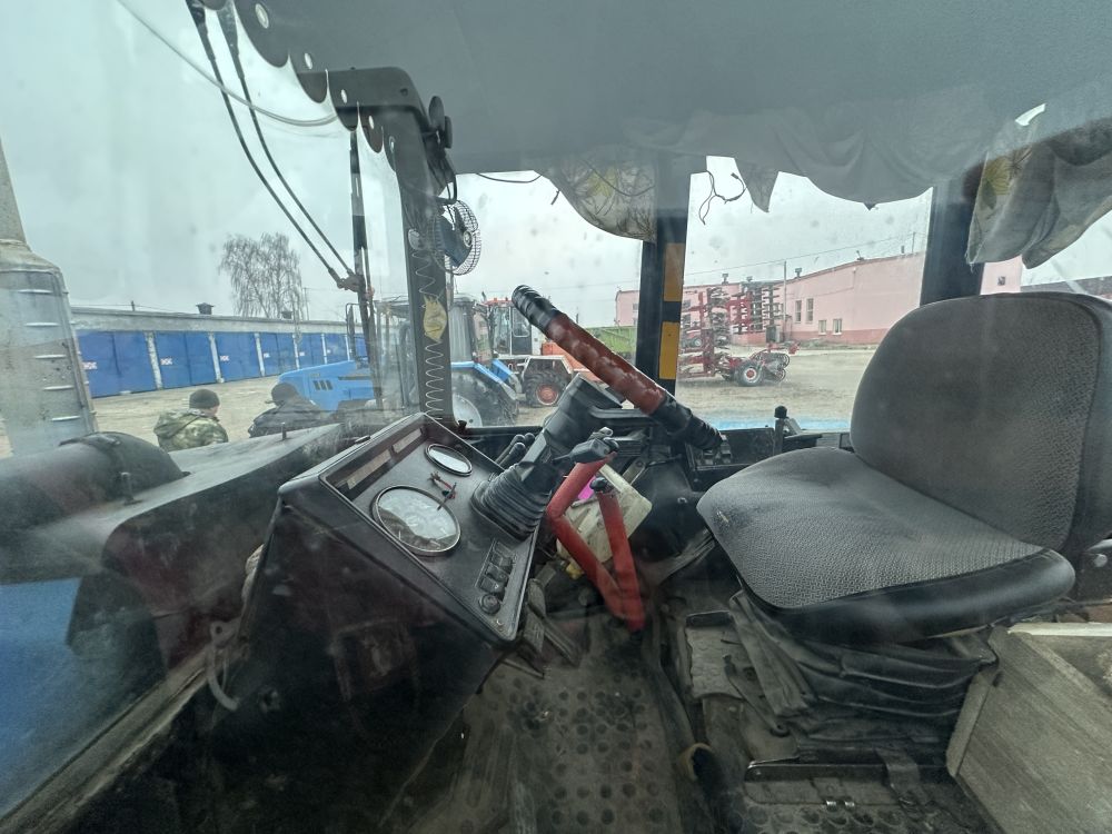 Трактор Беларус 1221В, 2001