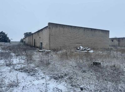 Здание многофункциональное юго-западнее д. Хойники, площадью 1006.4 кв.м.