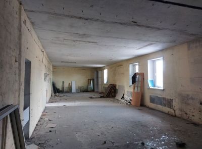 Здание банно-прачечного комбината в п. Садовый (Пинский р-н), площадью 343 кв.м.